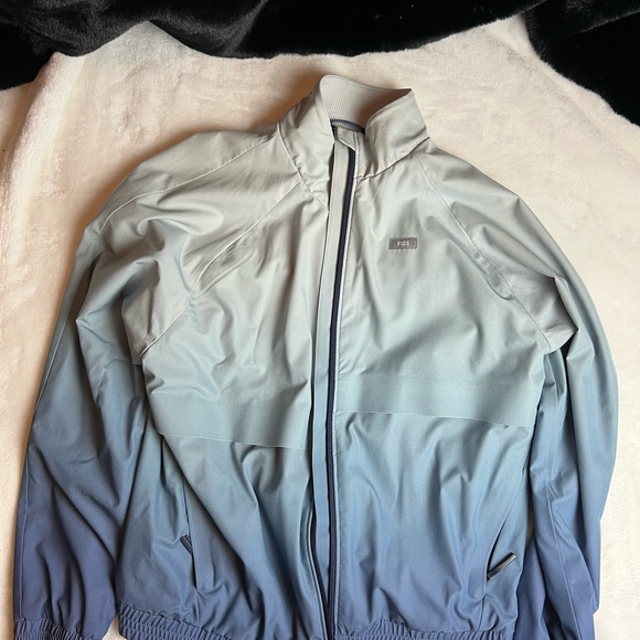 Figs Women's FREEx Technical Collection Ombre Scrub Jacket in Ocean Mist - Picture 3 of 7